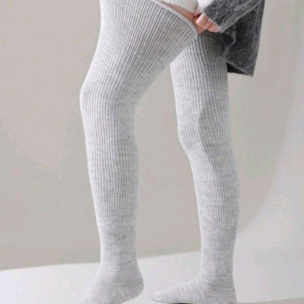 SHEIN CURVE Gray Ribbed Women's Thigh-High Sweater Socks